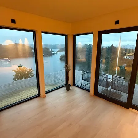 Modern Detached House With A View *