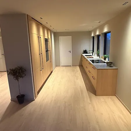 Modern Detached House With A View 빌라 Arefjord