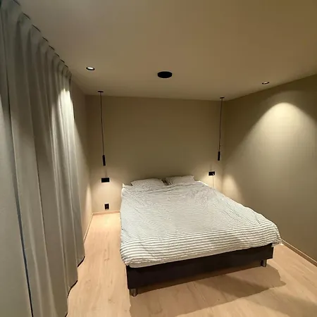 빌라 Modern Detached House With A View