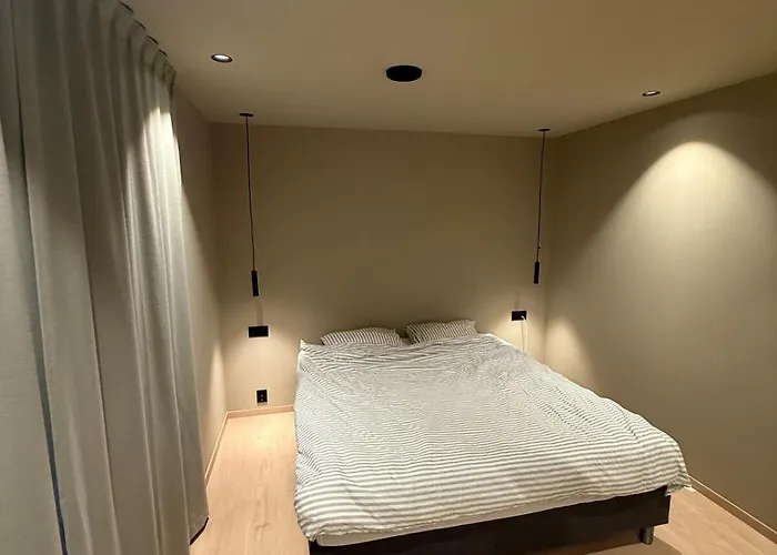 빌라 Modern Detached House With A View