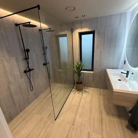 Modern Detached House With A View 빌라 Arefjord